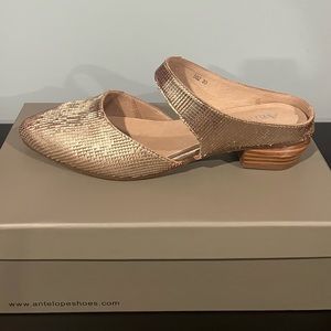 Antelope Women's Leeza Leather Heel Mules | gold leather | 39 (8.5) | 37 (6.5)